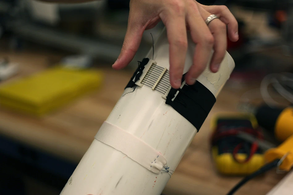 Several actuators aligned into a 3D-printed cartridge structure