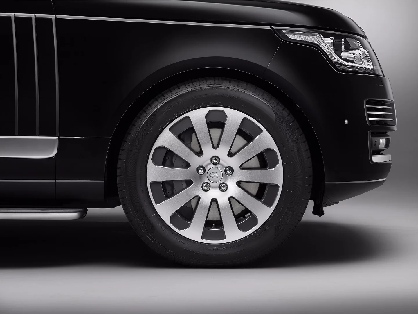 Run-flat tires are among the features of the Range Rover Sentinel