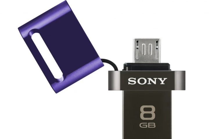 The USM-SA1 flash drive from Sony features both full-size and micro USB plugs