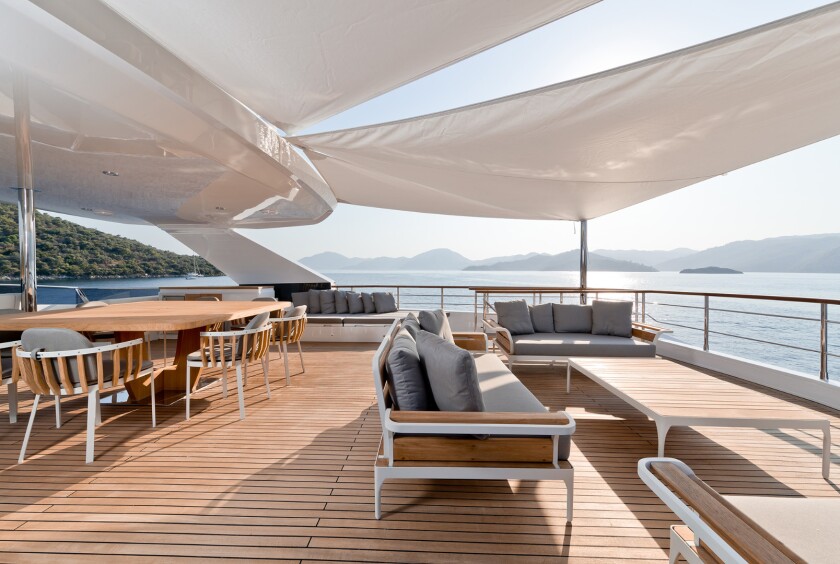 The 32XP's large outdoor deck is perfect for entertaining or lounging