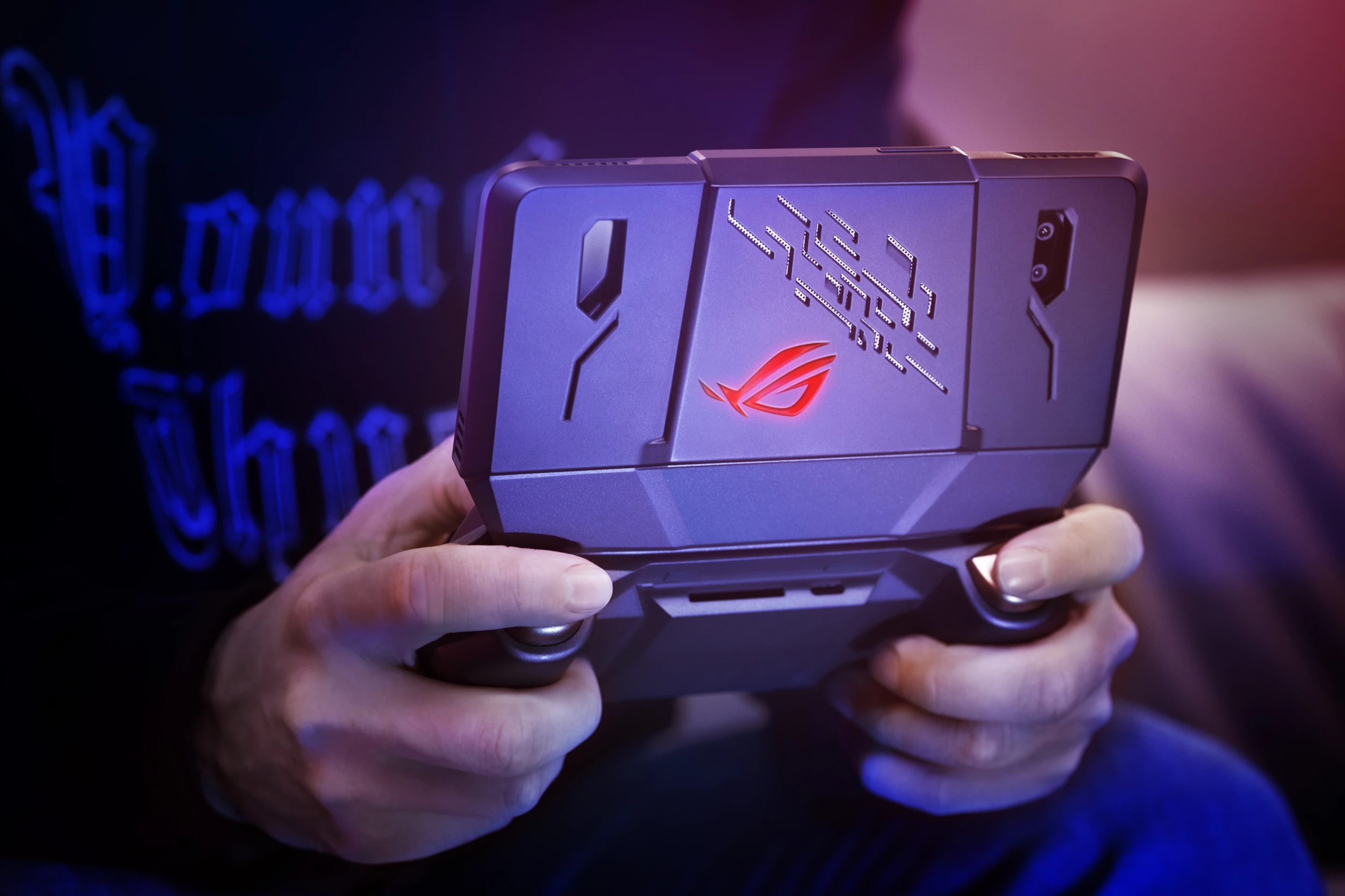 Accessories for the ROG Phone include a dock for dual-screen gaming