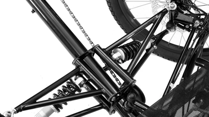 The Horizon uses the A-arm suspension of the base Steintrikes Wild One chassis