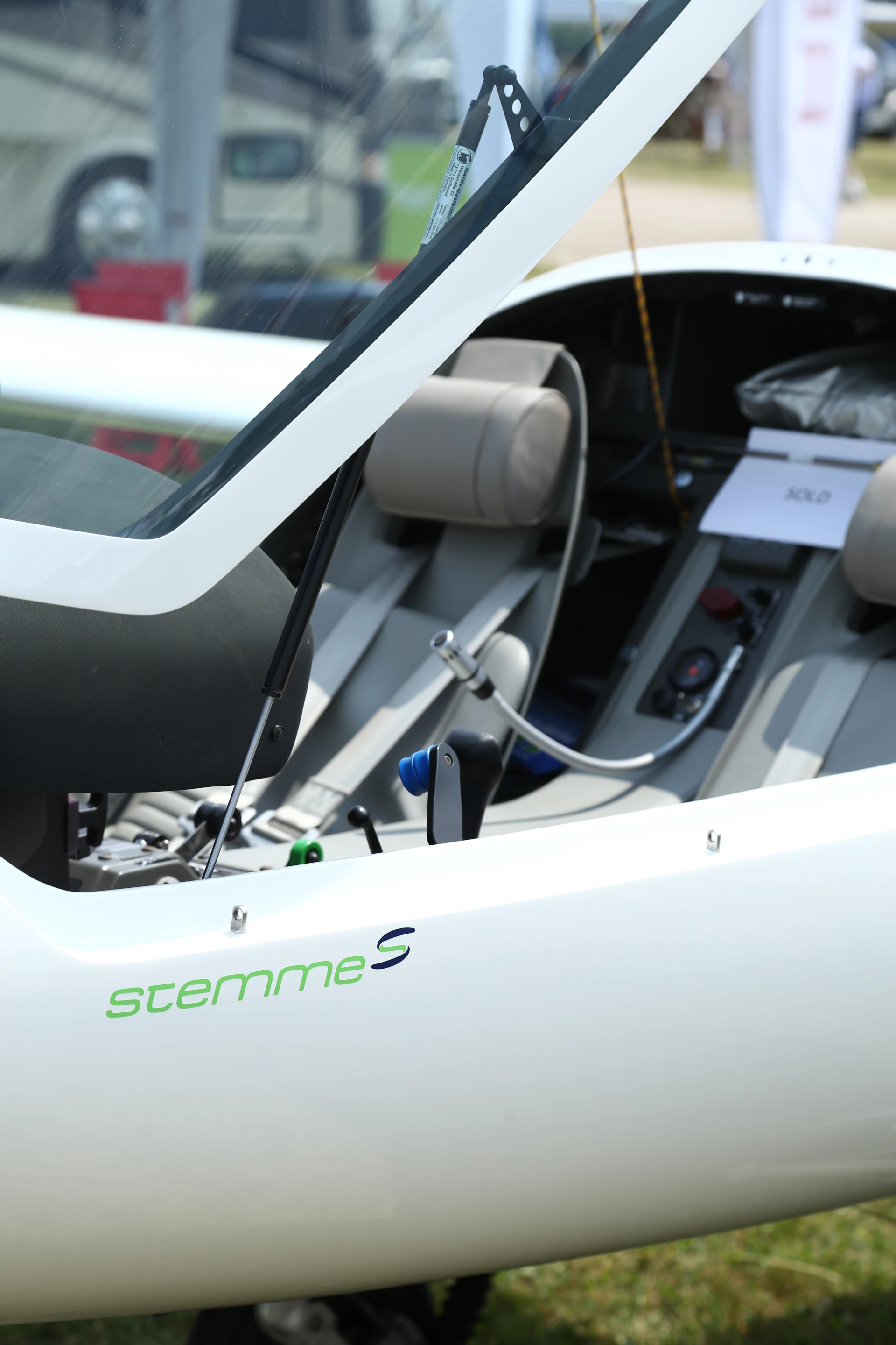Stemme’s S10 glider holds the world record for "cross country soaring" (Photo: Angus MacKenzie/Gizmag.com)