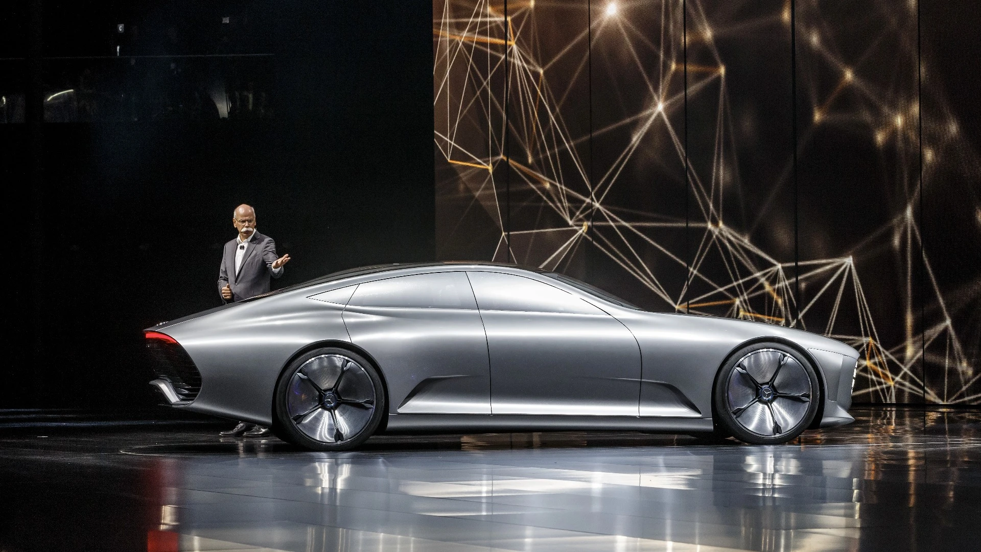 The body-color tint on the windows comes from the F015