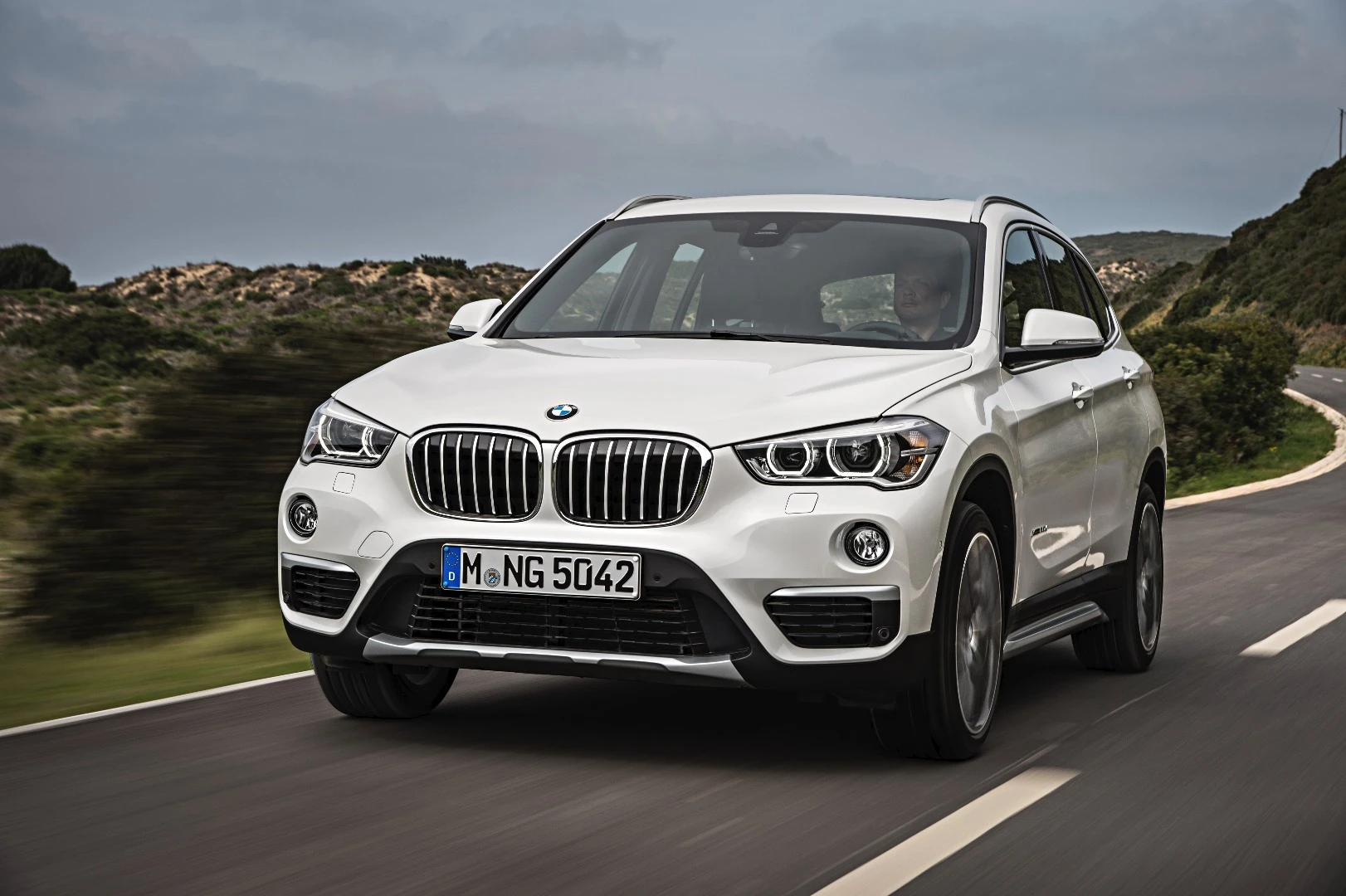 The range kicks off with a front-wheel drive diesel engine