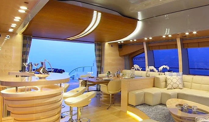 M/Y Shooting Star lounge with cover closed