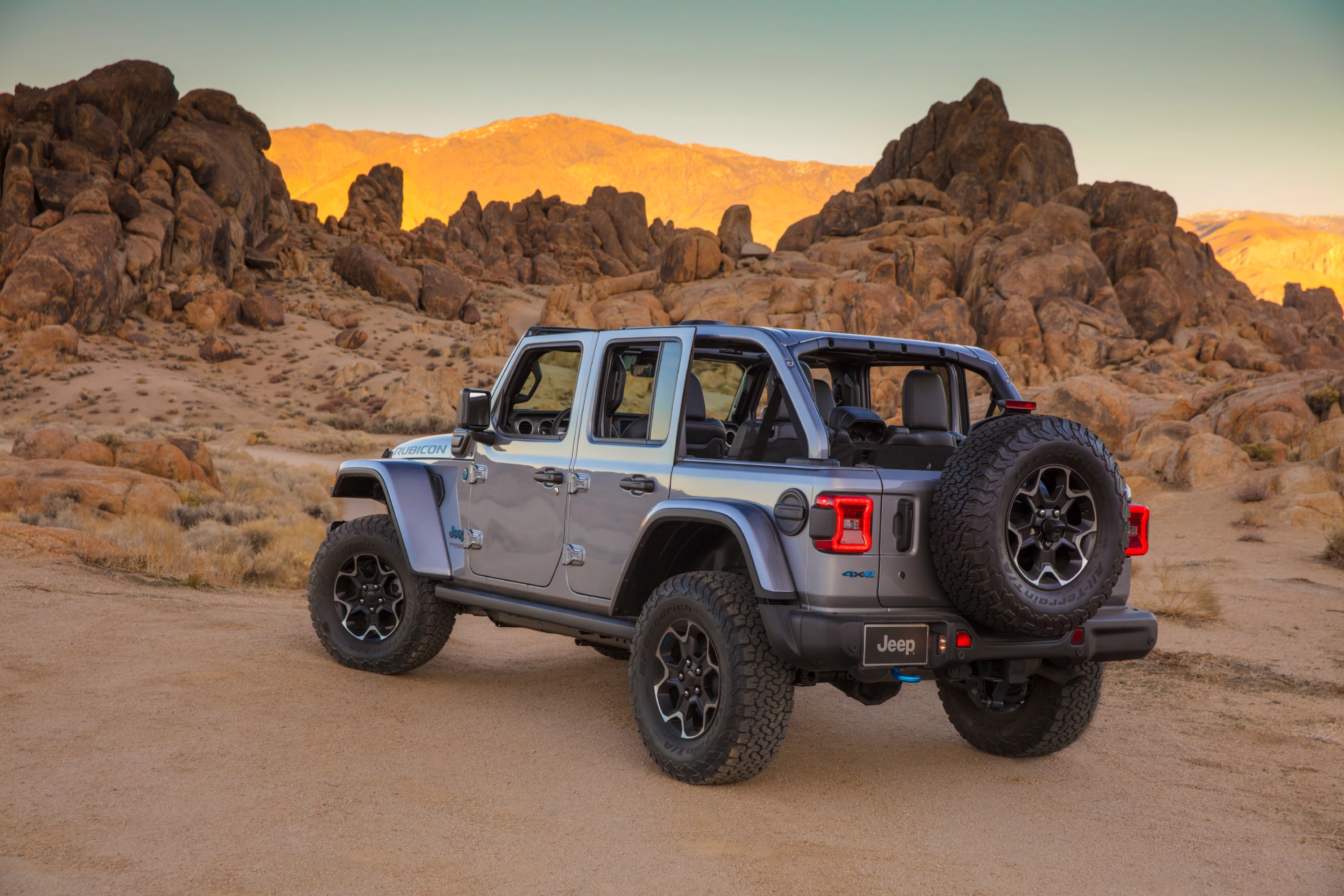 All plug-in hybrid 2021 Jeep Wrangler 4xe models have full-time four-wheel drive as standard