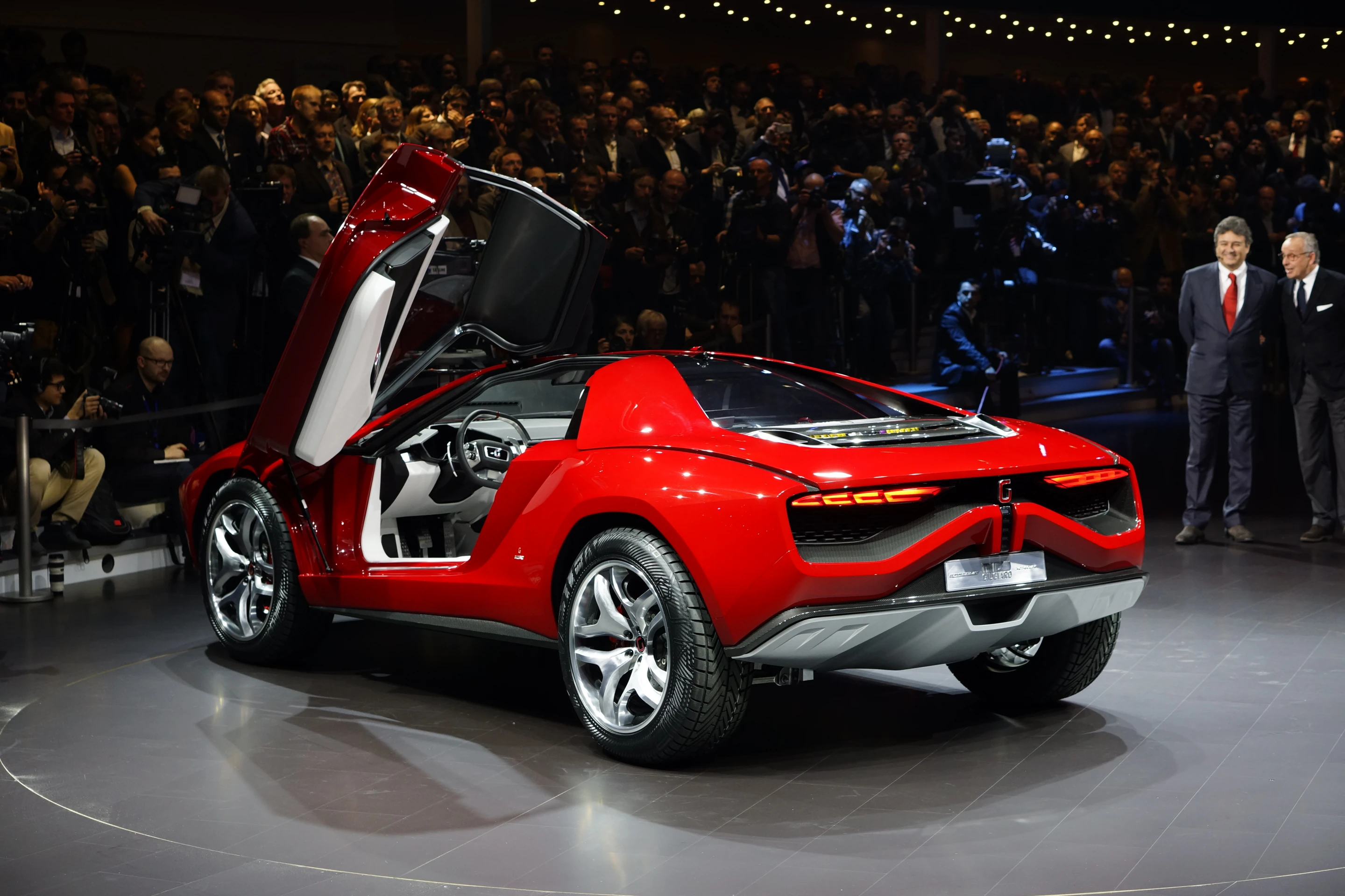The Giugiaro Parkour coupé outputs 550 bhp (404 kW) with 398 lbf/ft (540 Nm) of torque