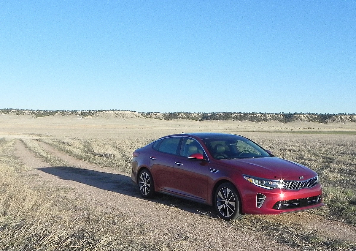 From the outside, the most noticeable change to the Kia Optima is its larger size, with the 2016 model adding both width and height