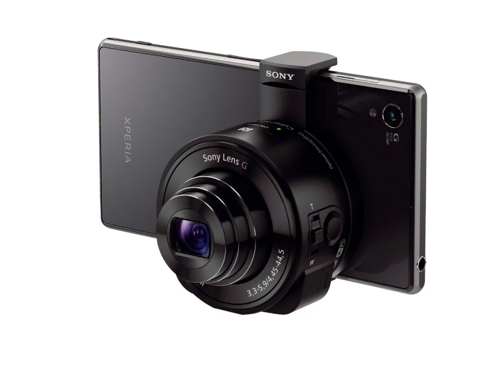 The QX10 mounted on a Sony smartphone