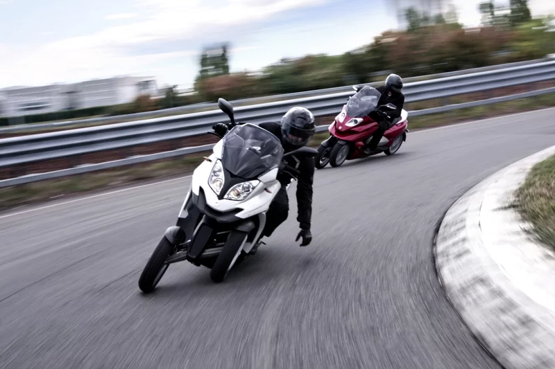 Quadro's three wheeler and four wheeler demonstrating their stability