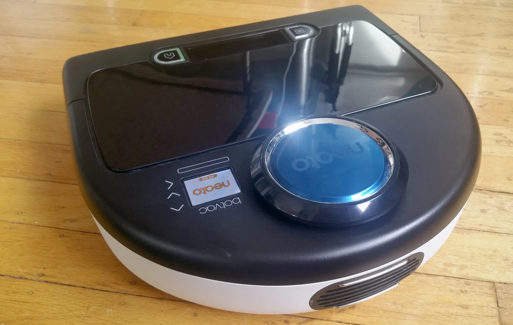 The Botvac D80 features infrared navigation to path about rooms while it vacuums