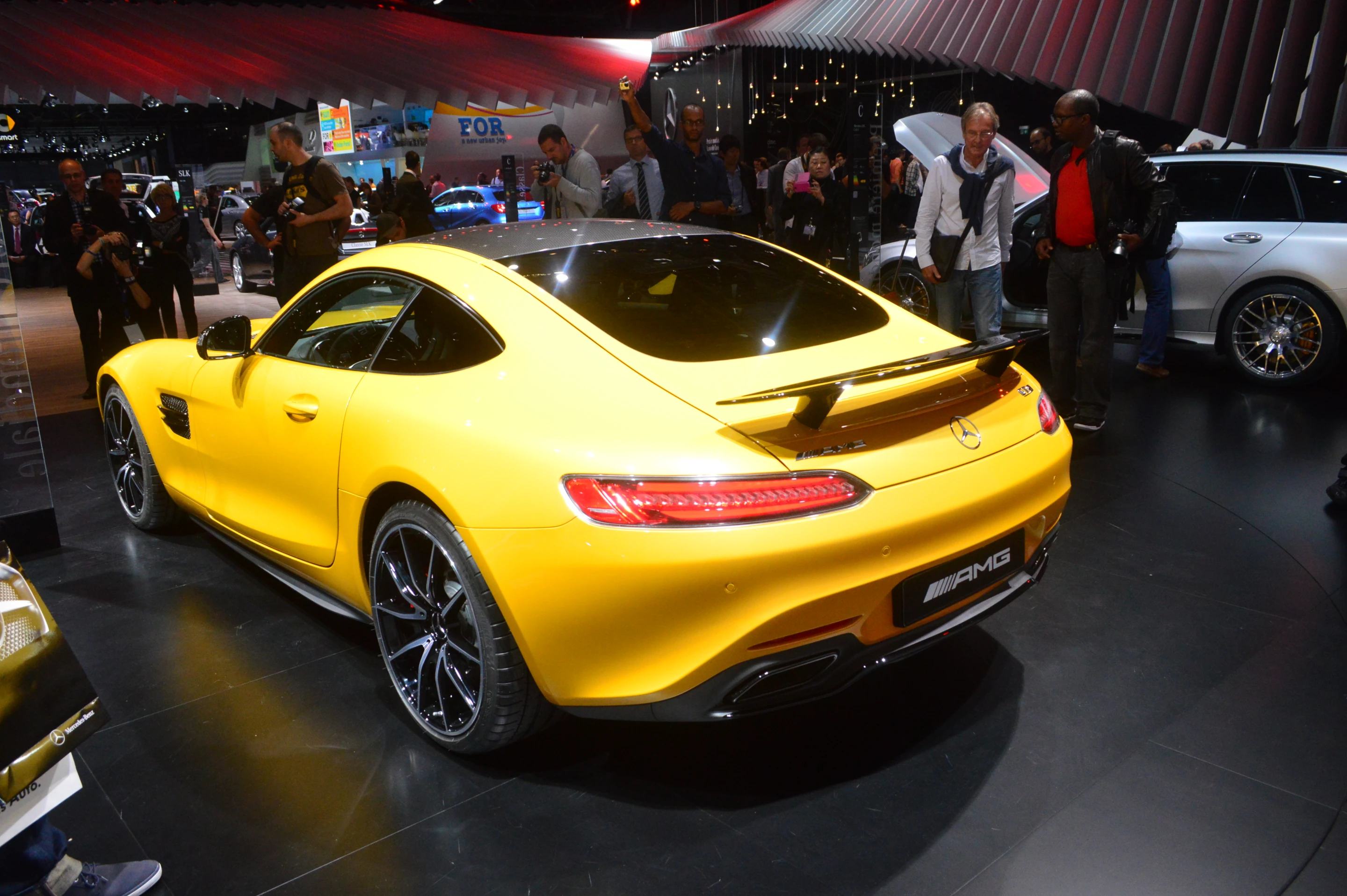 The AMG GT S is outfitted with the usual array of sport luxury amenities (Photo: C.C. Weiss/Gizmag)