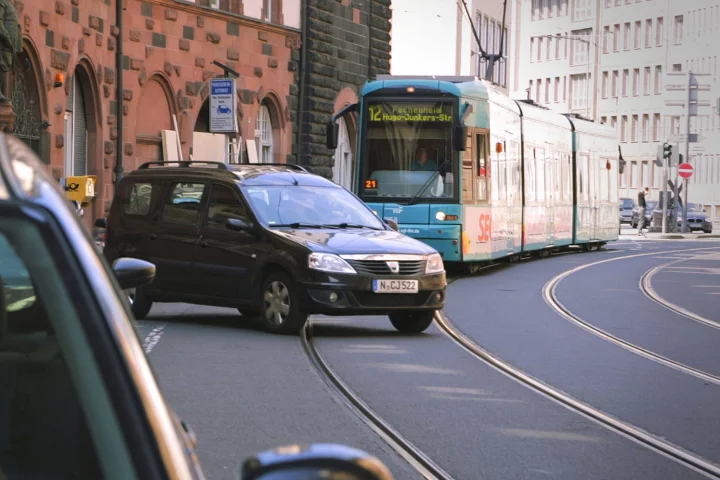 The system has been approved for use in public transportation by the German state of Hesse and is being fitted to trams in Frankfurt now