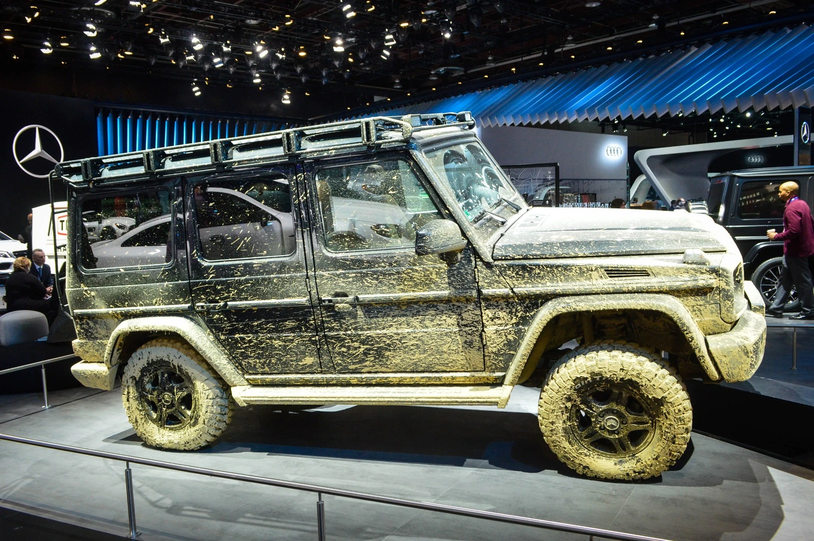 A not-so-new Mercedes G-Class appears next to the all-new G-Class