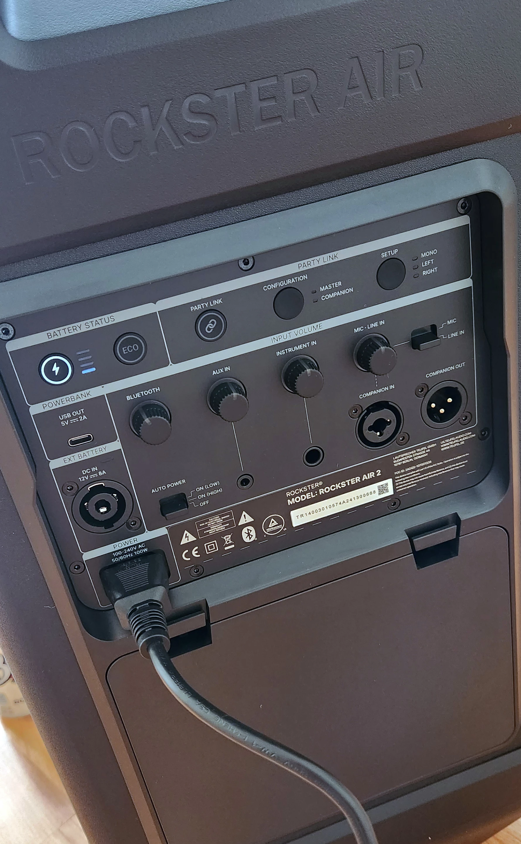 The Fender-branded box sure does have a lot of fun inputs and outputs to satiate even the most greedy amateur listener/creator. That bottom compartment you see there? That's where the user-replaceable 12-volt battery lives