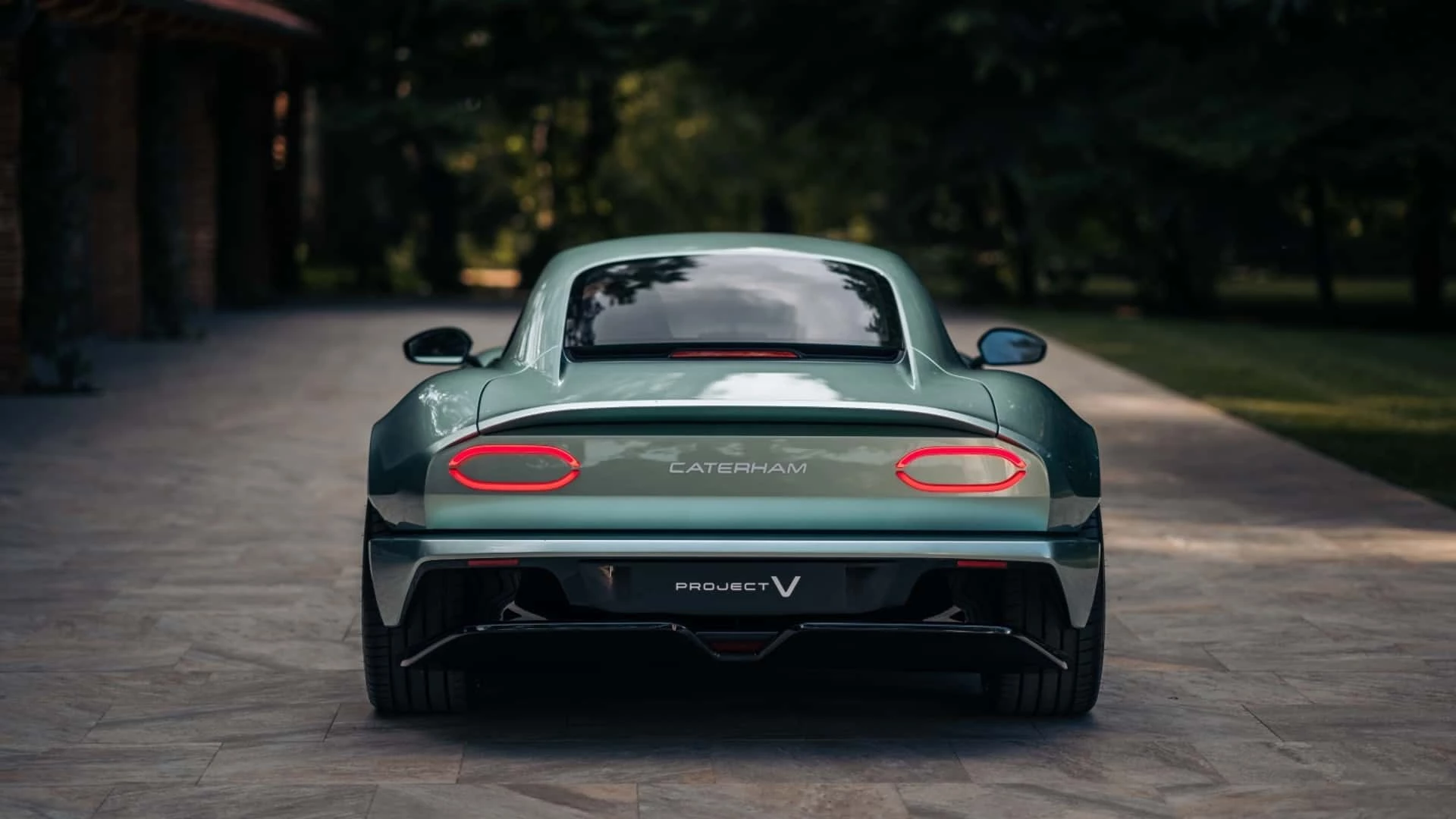 It boasts modern-retro touches with a typical sports coupe stance