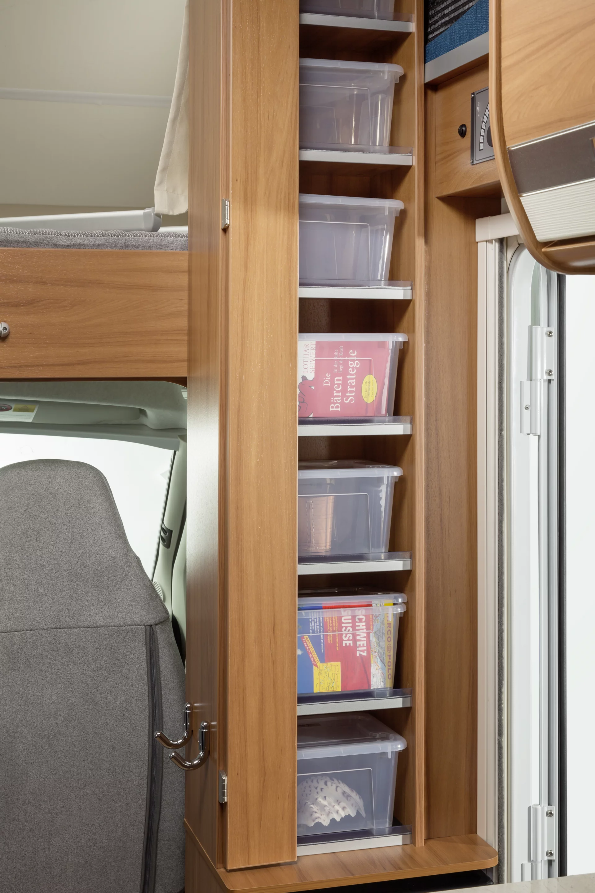 Additional plastic bins provide more easy-pack storage in the CaraKids CaraHome