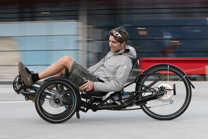 The Scorpion fs 26 S-Pedelec offers electric assist from a 500-watt motor