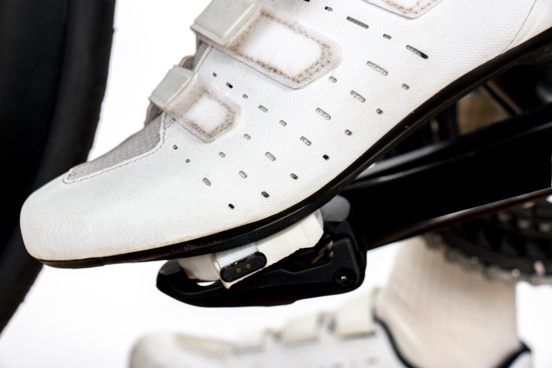 Clever cycling gadget puts power metering where your cleat is