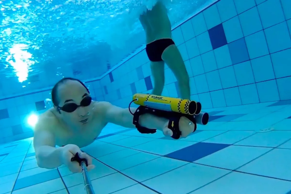 The Scubalec in use – selfie stick not included