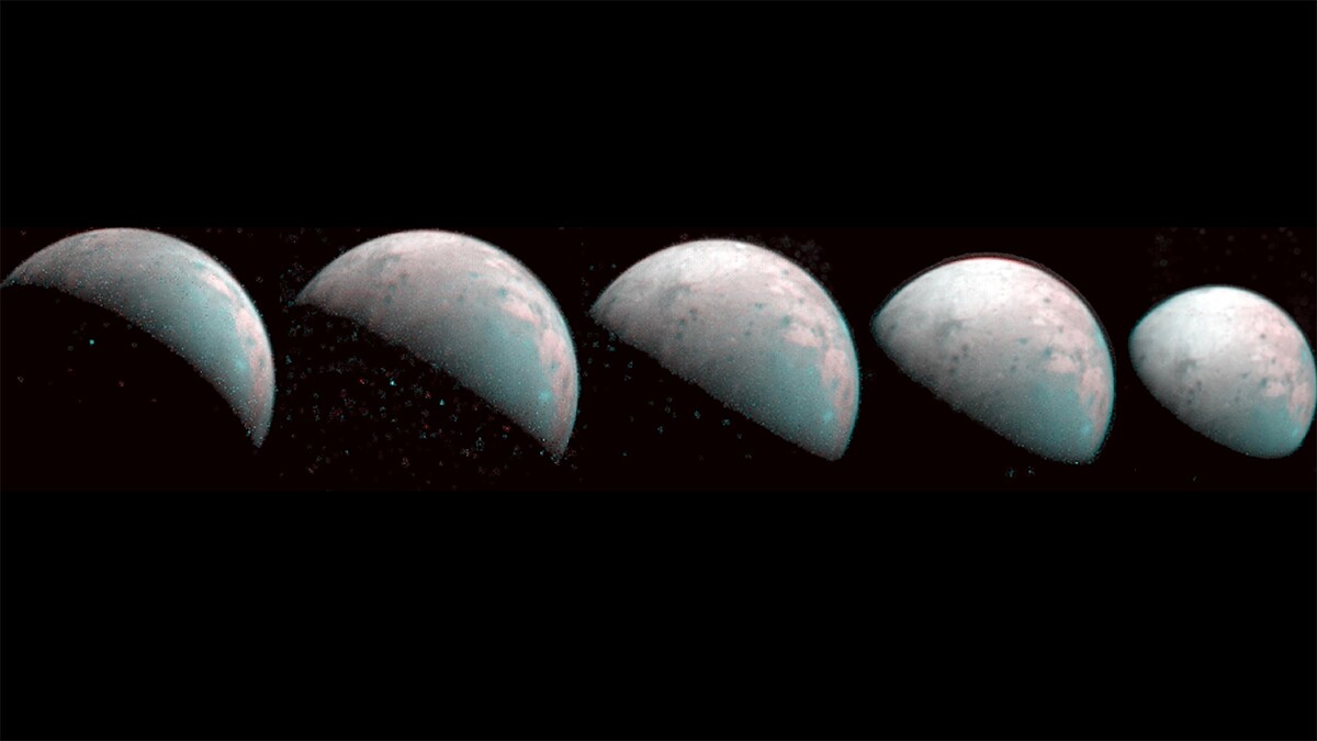 Infrared images of Ganymede's north pole returned by the Juno probe in 2019