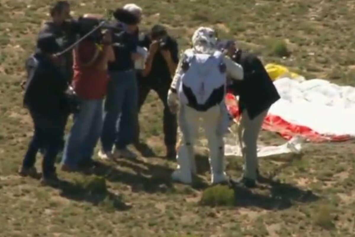 Felix Baumgartner Breaks Record For High Altitude Skydiving
