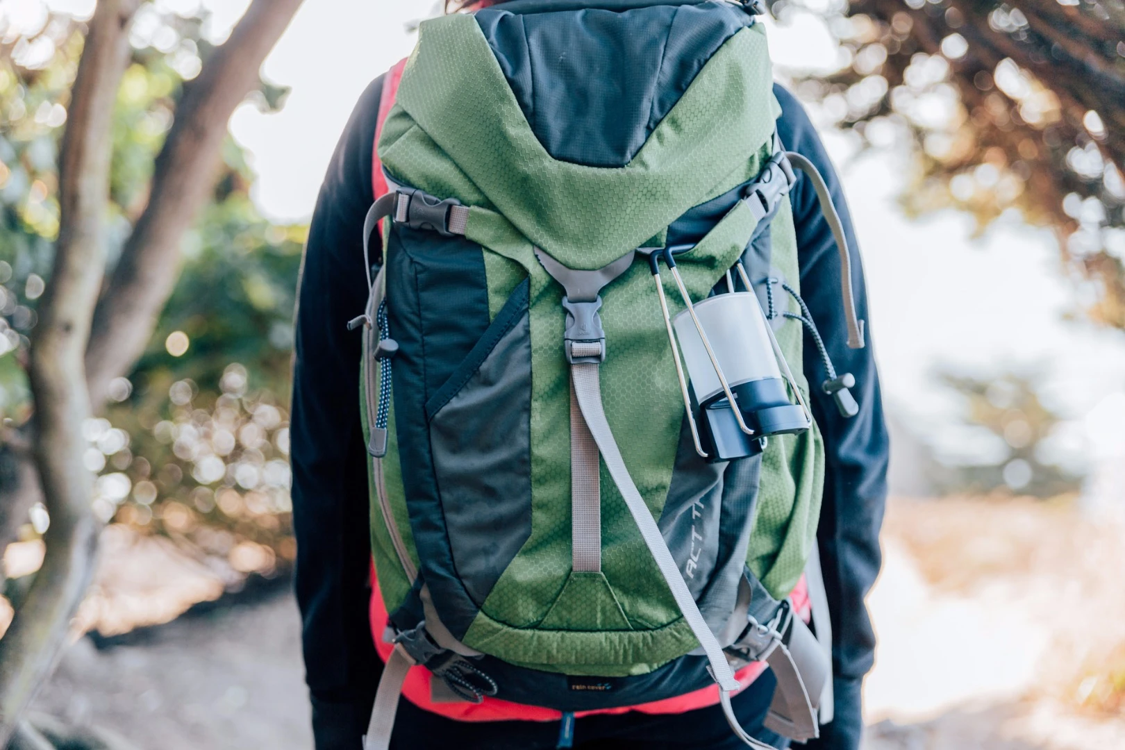 The lantern handles also work for carrying