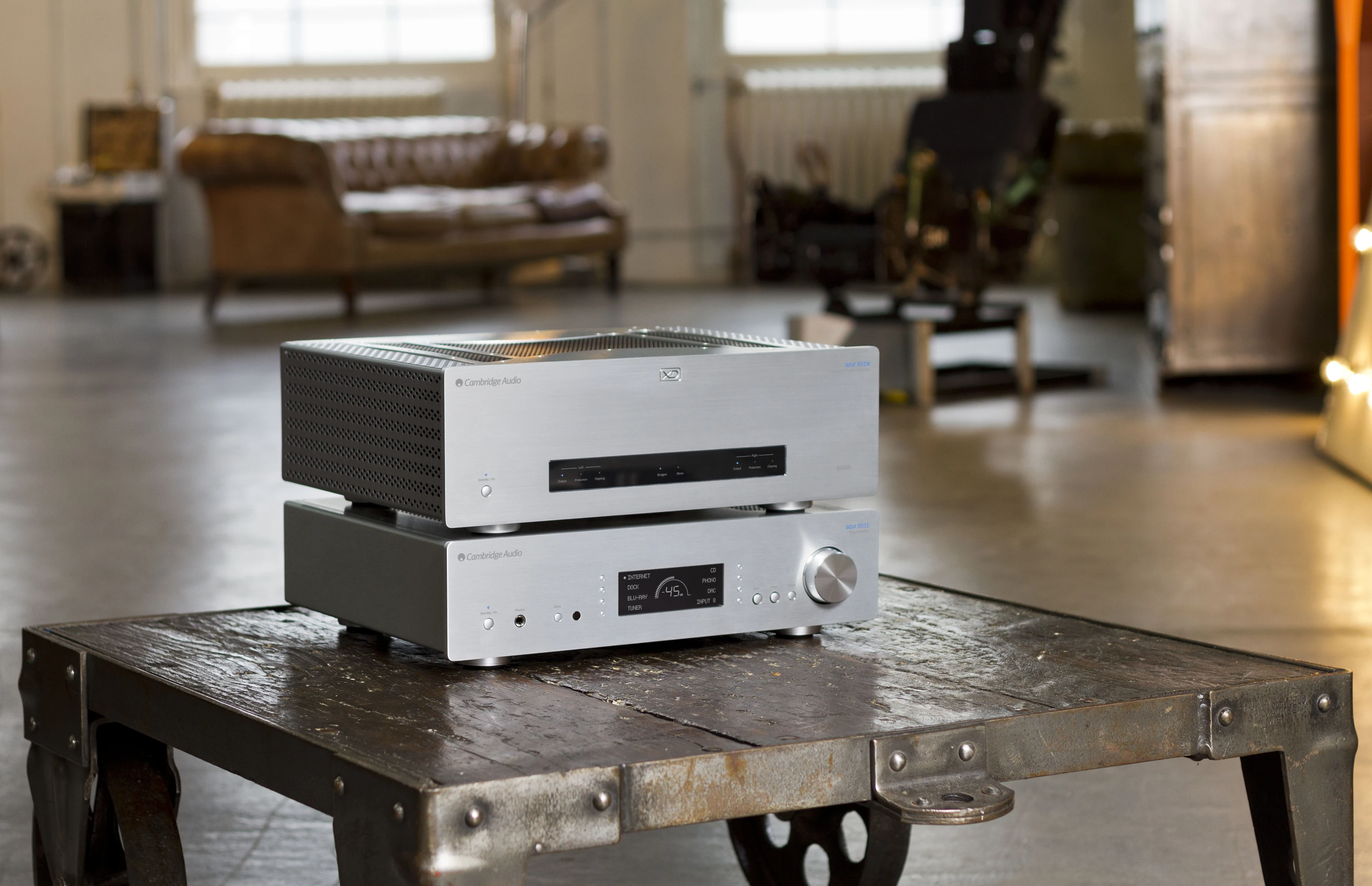 The Cambridge Audio Azur 851E preamp and Azur 851W power amp separates can be joined together to form a high fidelity team