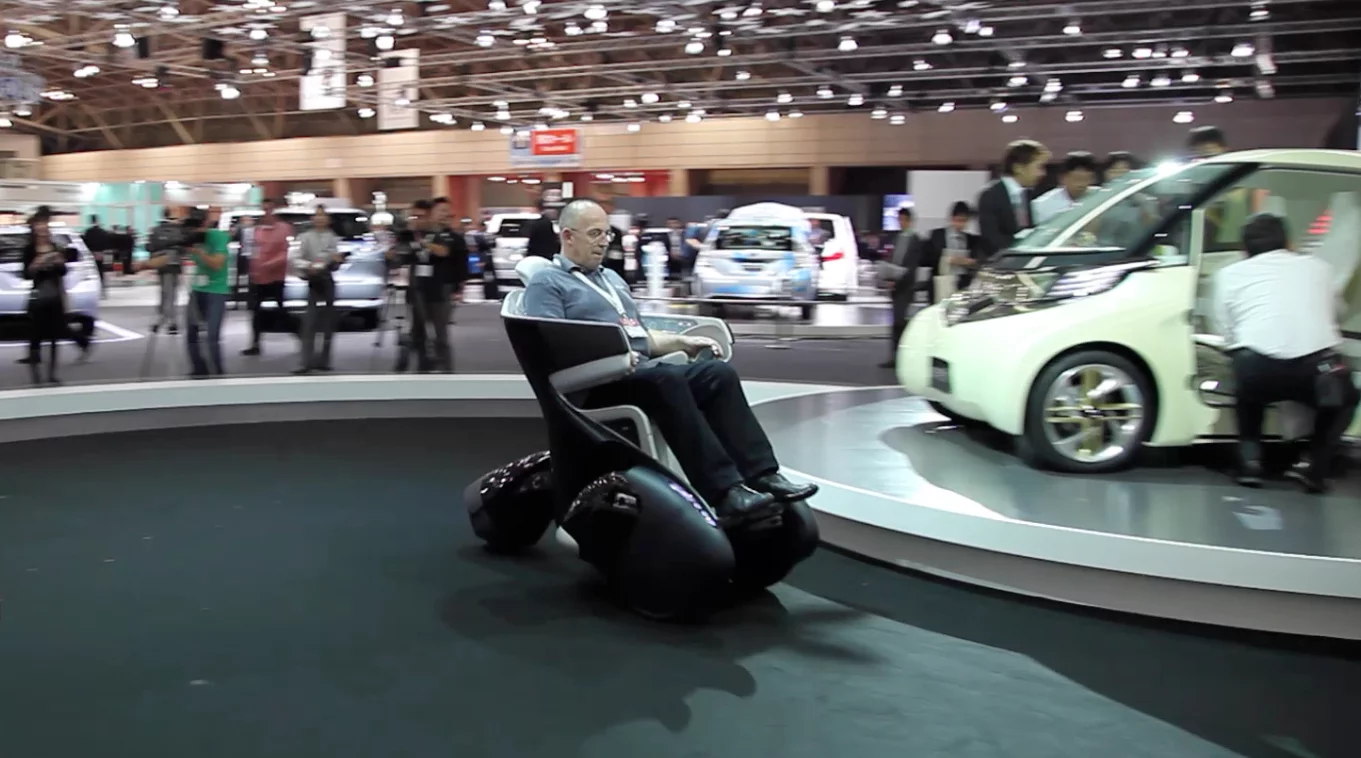 Toyota's i-REAL from the 2009 Tokyo Motor Show