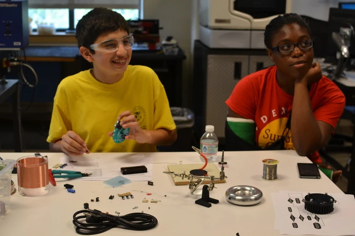 As with the original coil kit, the aim of the tinyTesla kit is to make learning about electronics fun