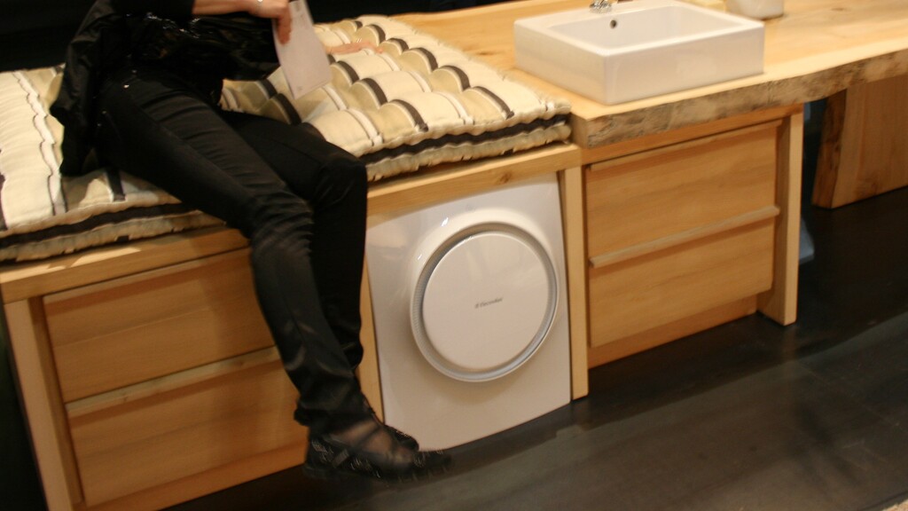 The freestanding Electrolux SHINE concept washing machine