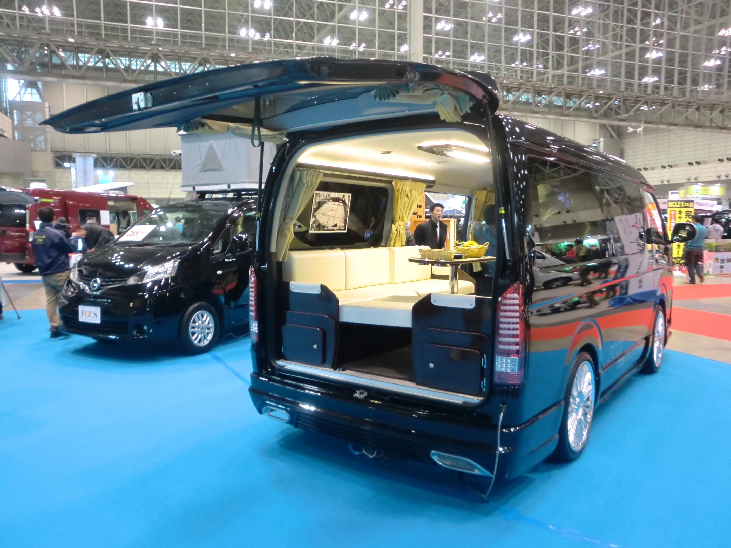 This FOCS van conversion shown in dining room mode (Photo: Stephen Clemenger/Gizmag.com)
