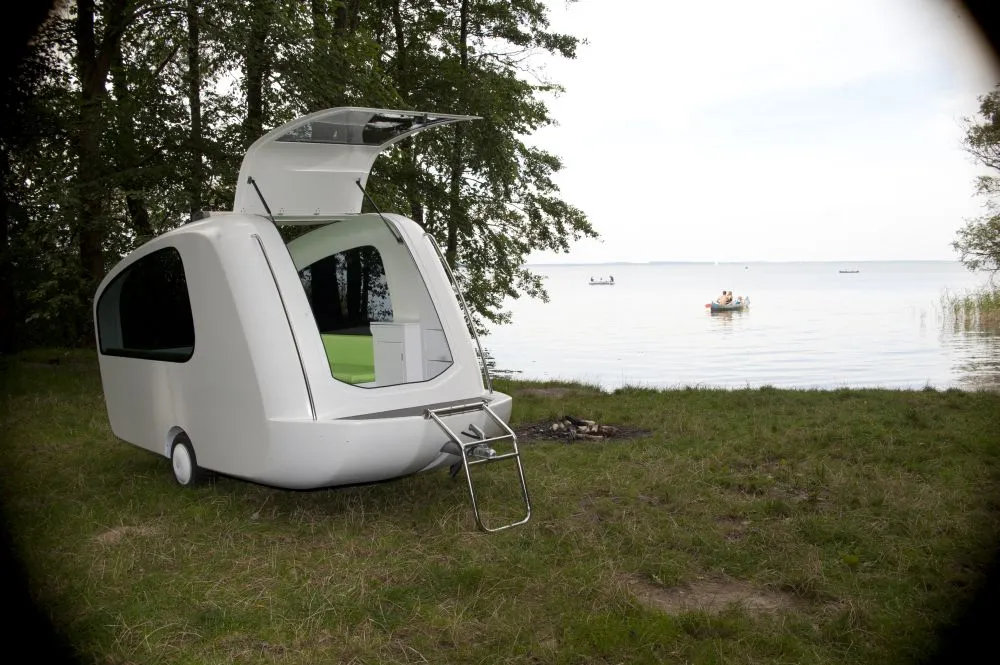 Its shell is made of fiberglass reinforced plastic