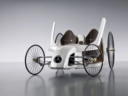 Mercedes Benz F-CELL Roadster 'Countach" doors.