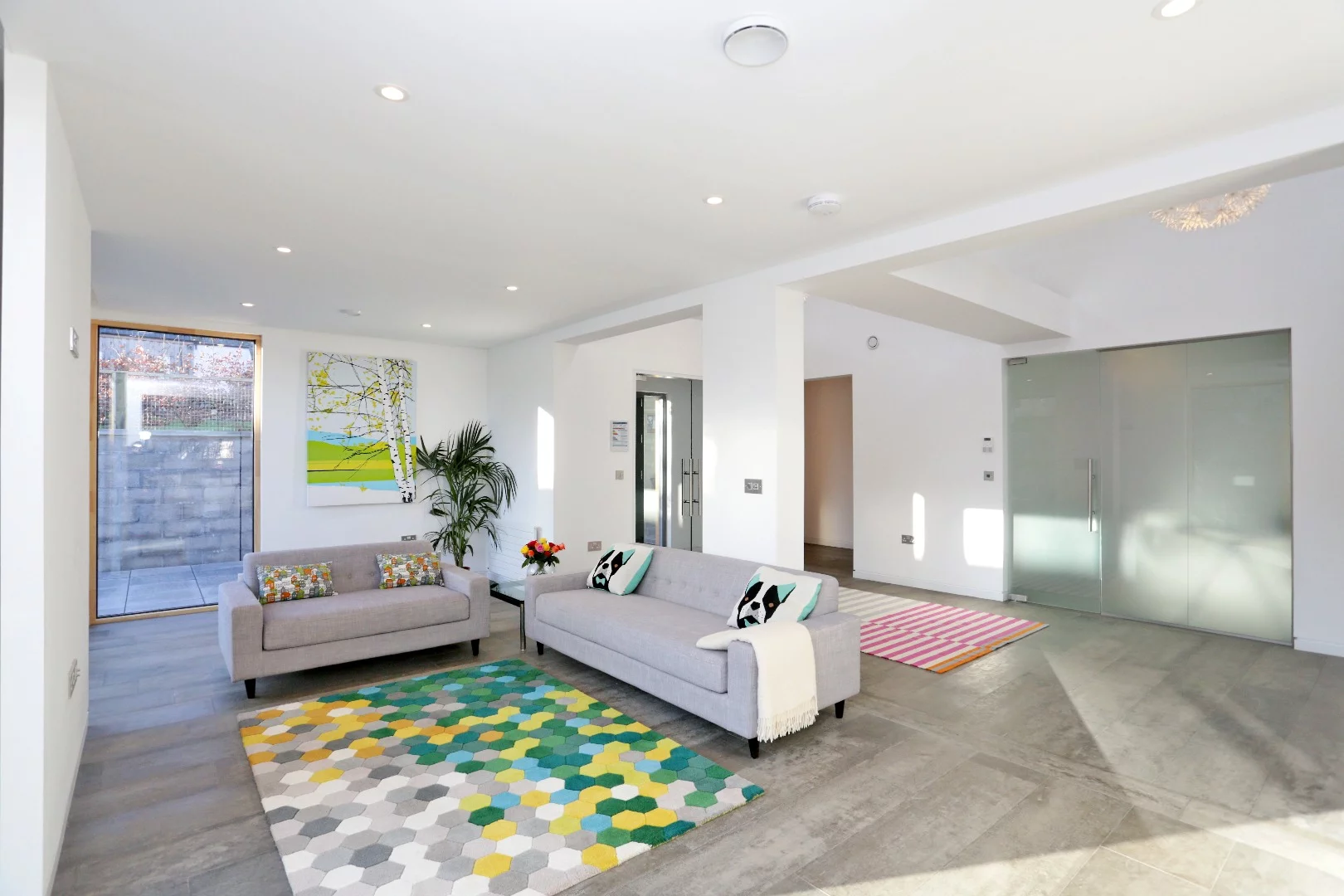 The single-story Schoolmasters prefab home in Scotland comprises a total floorspace of 195 sq m (2,098 sq ft), and features four bedrooms and three bathrooms