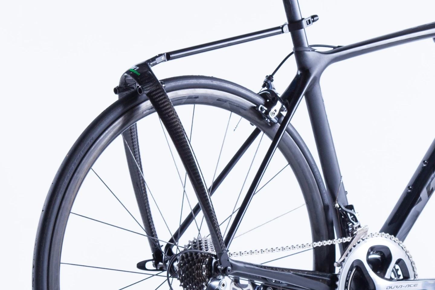 The Tailfin rack is available in black, white or clear-coated carbon