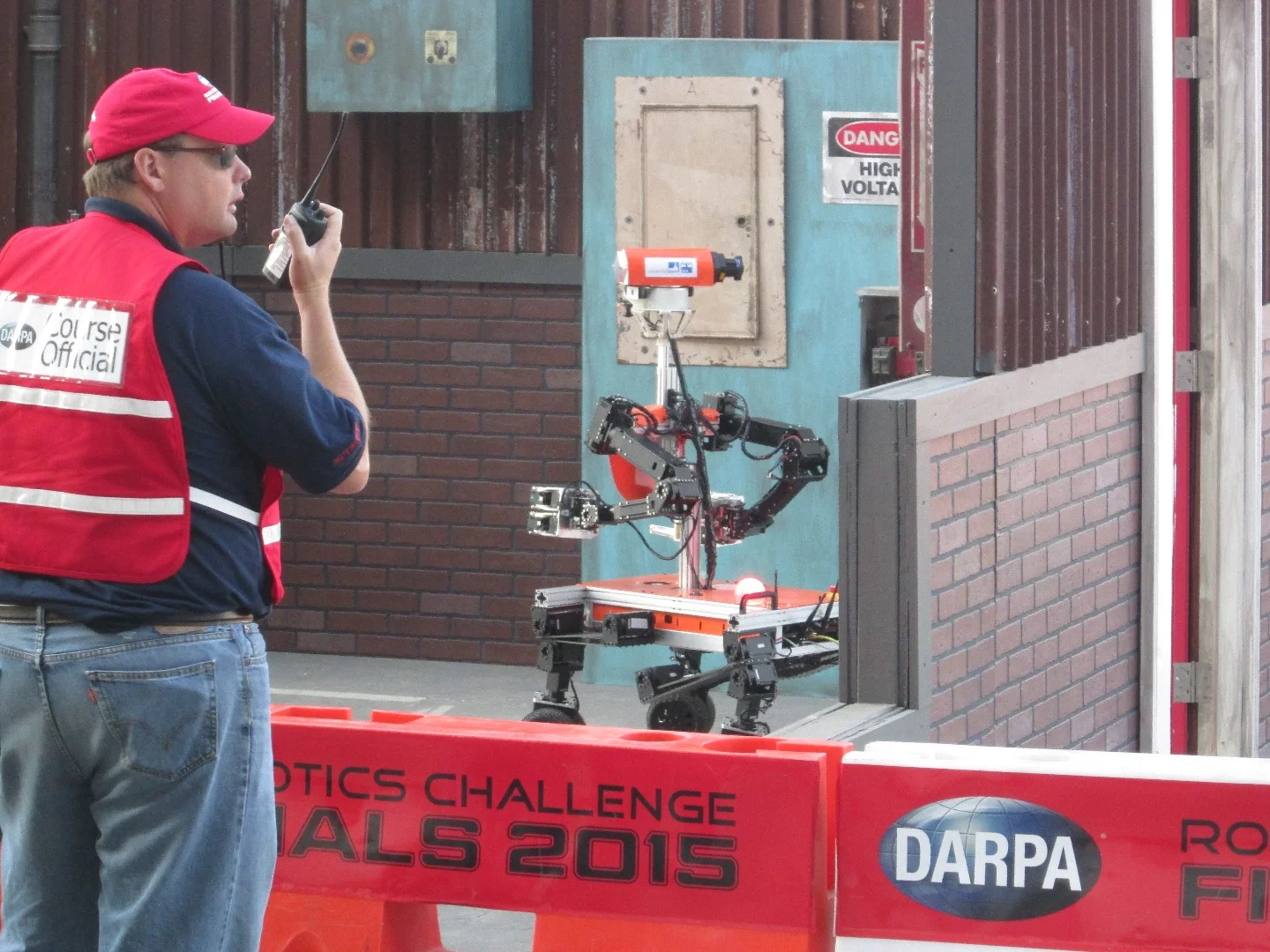 Momaro approaching valve