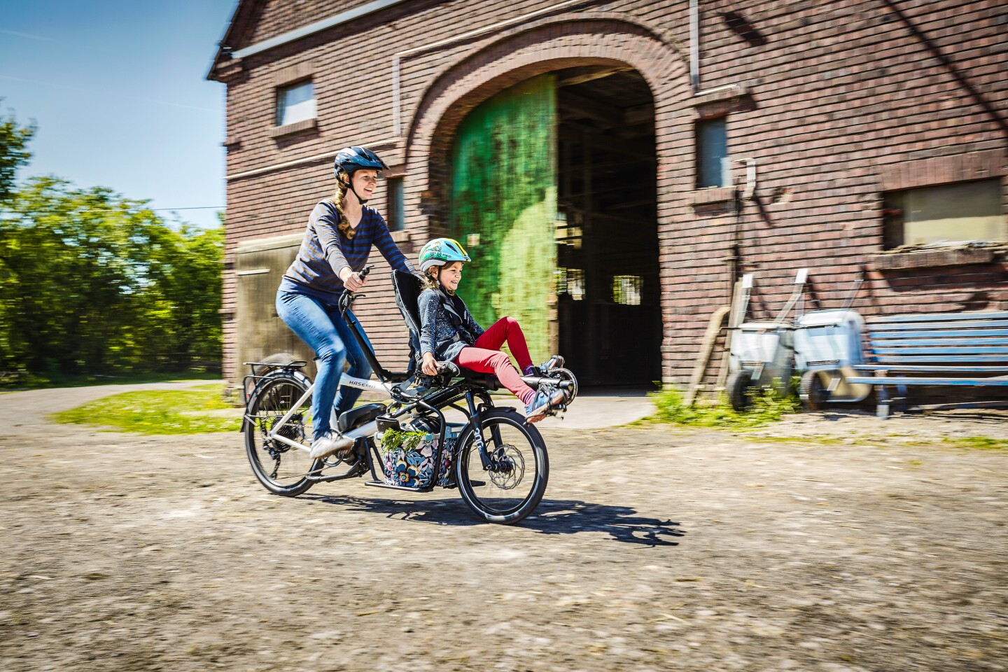 This ultraadjustable tandem cargo ebike is a minor engineering wonder