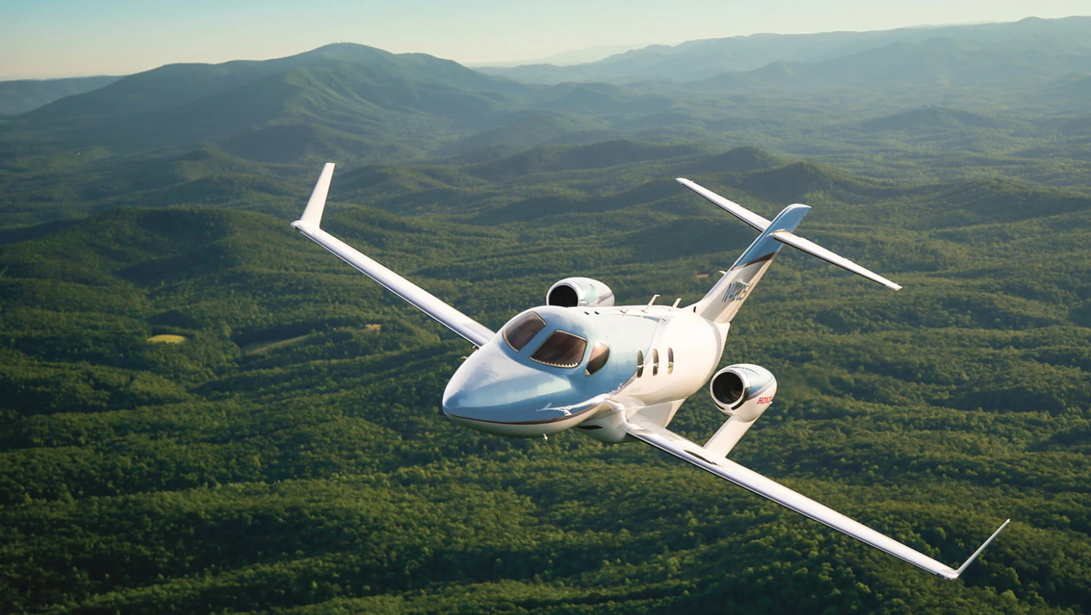 The HondaJet Elite will come in three color variants: Ice Blue, Ruby Red and Monarch Orange