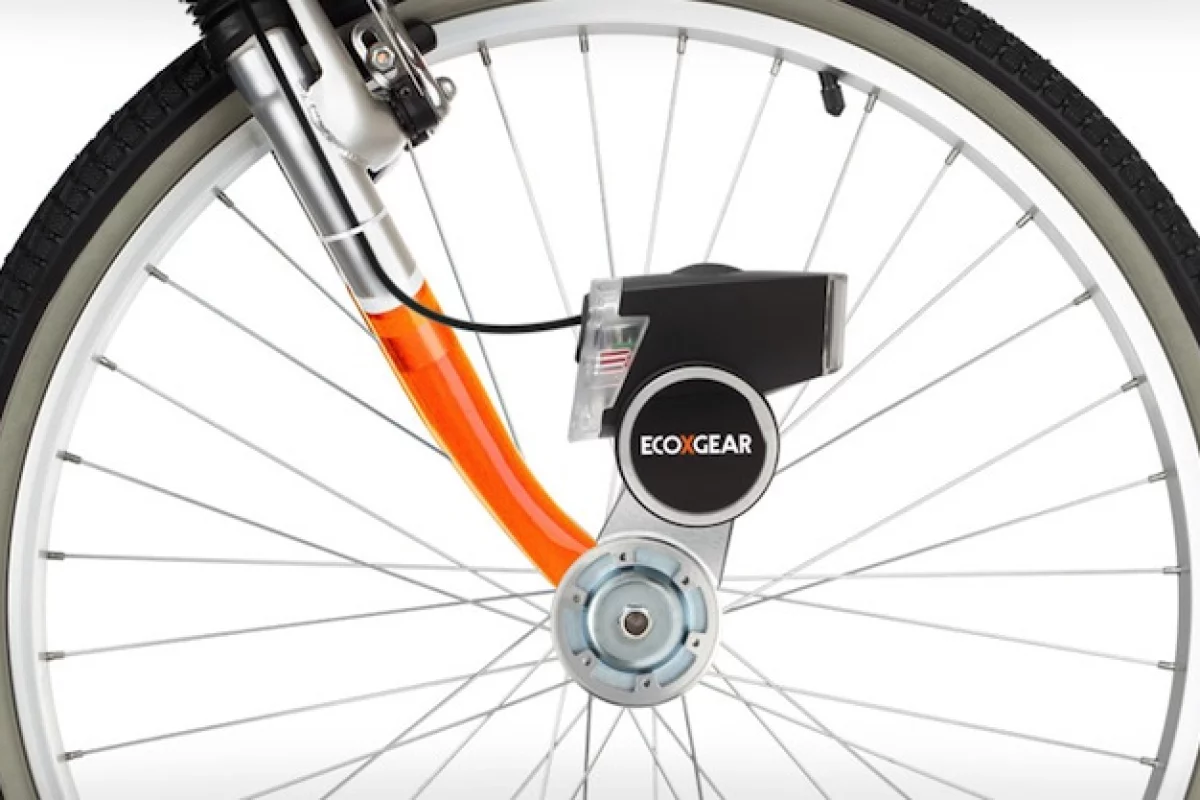 EcoXPower converts pedal-power into electricity for both headlights and a smartphone
