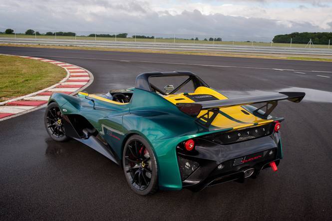 The Lotus 3-Eleven features an aerodynamic roll-bar cover