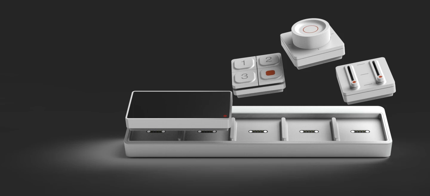 You can slot modules onto the Re-Imagine in any configuration you like – as long as you include the screen