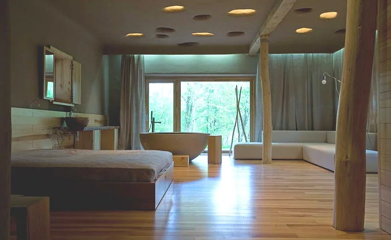 The Friend House Ukrainian ecohotel was sustainably built using only wood, clay, reeds and stone