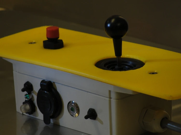 The Mokai's deck-mounted joystick controls throttle and steering