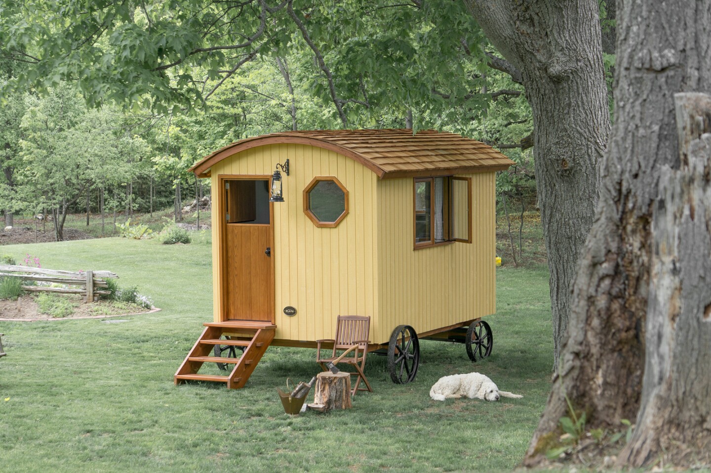 The Shepherd Hut starts at around CAD 32,900 (US$29,146) (Photo: Güte)