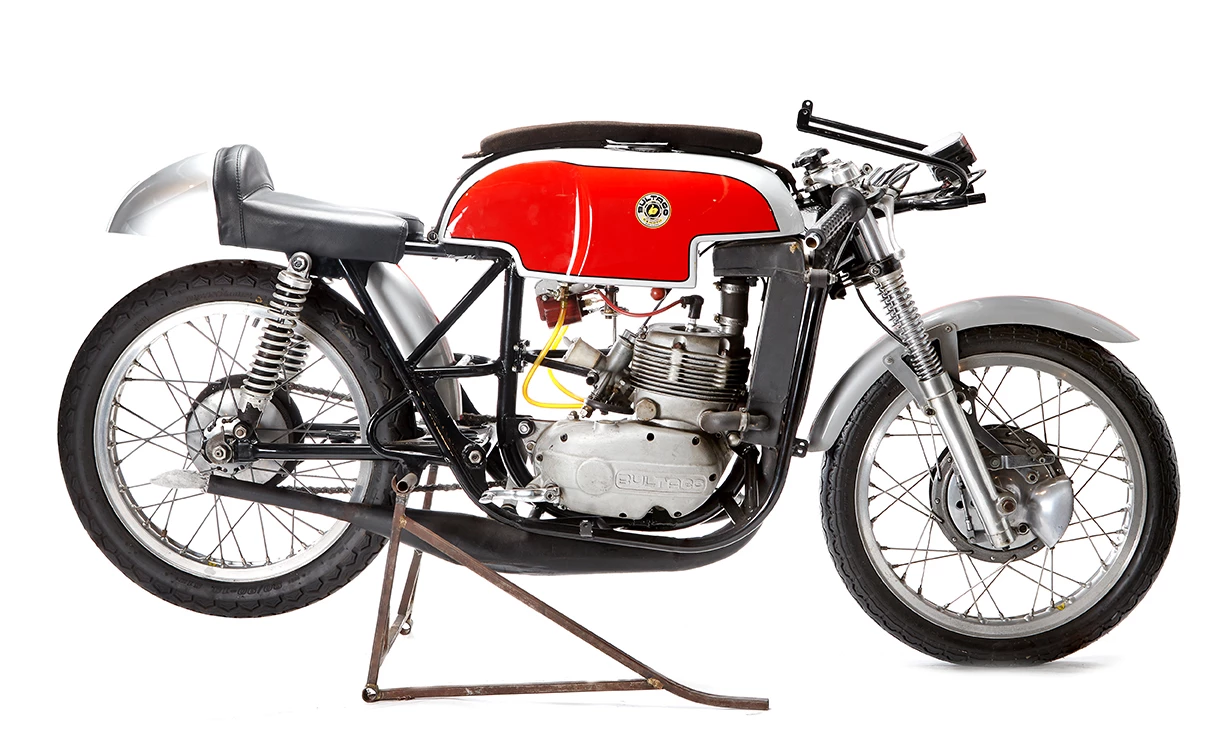 Taken to New Zealand from Europe in the mid 1960s, this 1965 Bultaco TSS 250 6 speed racer has been completely rebuilt but hasn't been raced in more than 40 years. Note the bike is pictured without a fairing but is sold with the fairing. Estimate: NZD$27,000 to $35,000 (US$17,000 - $22,000)
