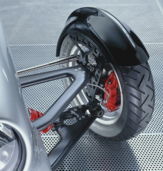 F 300, concept vehicle, Life-Jet, detail: front-wheel suspension, steering. Sophisticated construction: The F 300 Life-Jet front axle is equipped with a hydraulic system that inclines the wheels and body sideways when going around a corner.