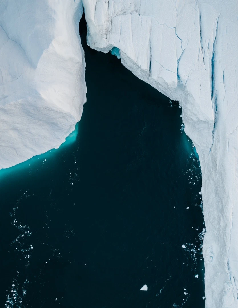 The Iceberg Series II, a visual study of shapes, patterns and luminosity