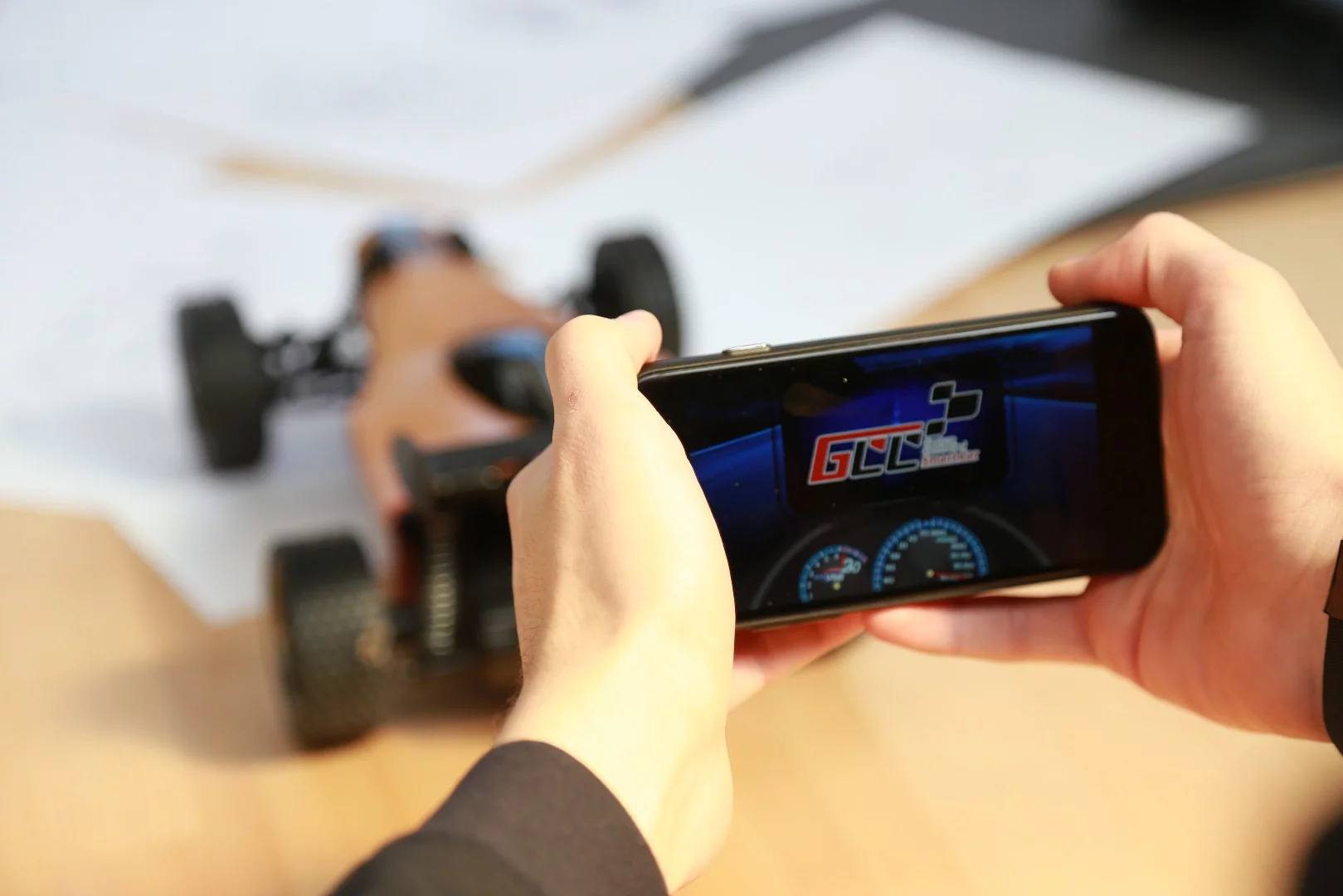 Should users wish, they can simply control the Ultigesture car by tilting their smartphone in different directions